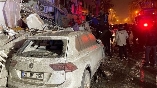 الخارجية تعرب عن تعازيها وتضامنها مع سوريا وتركيا بضحايا الزلزال المدمر 