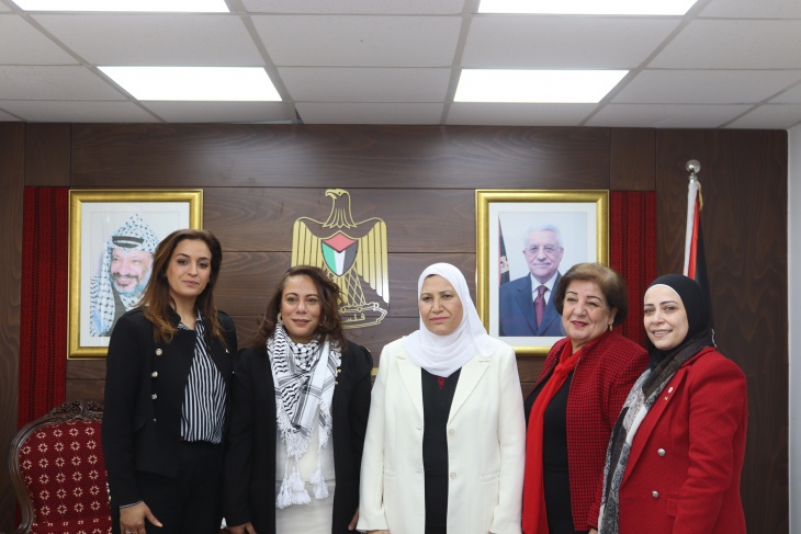 حمد تلتفي وزيرة شؤون المرأة التونسية السابقة