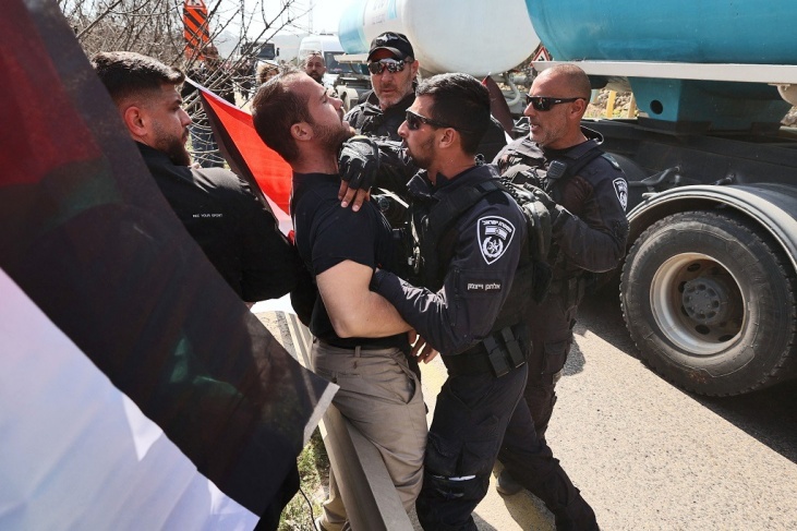 الاحتلال يقمع مسيرة لمتضامنين إسرائيليين جنوب نابلس