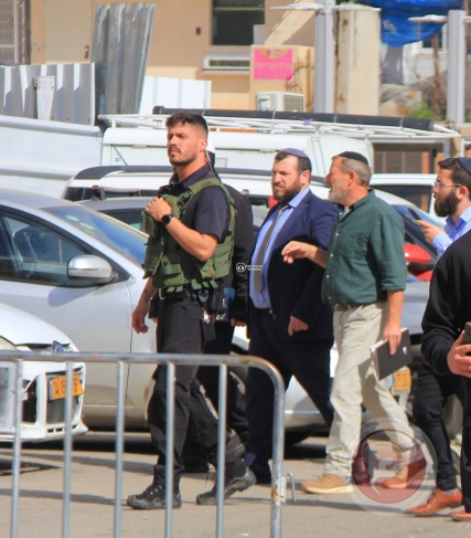 وزير في حكومة الاحتلال يقتحم المسجد الإبراهيمي 