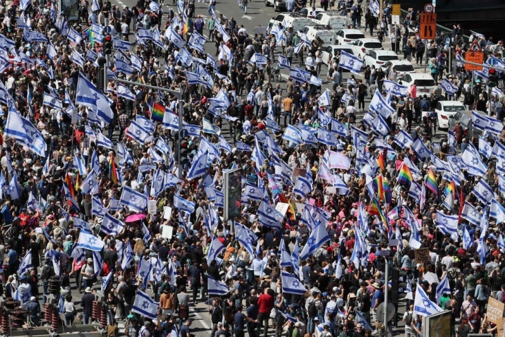 Tel Aviv: A demonstration demanding the resumption of consideration of the prisoner exchange deal