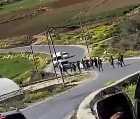 قوة إسرائيلية خاصة تقتحم مدينة دورا وتعتقل شقيقين
