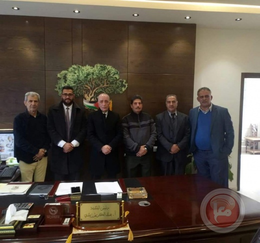 وفد من سلطة الأراضي يزور بلدية سلفيت