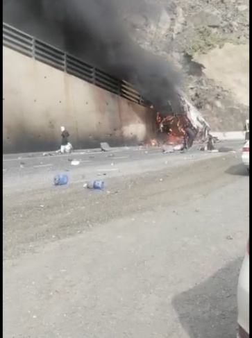 مصرع 20 وإصابة آخرين في حادث مروري لـحافلة معتمرين بالسعودية