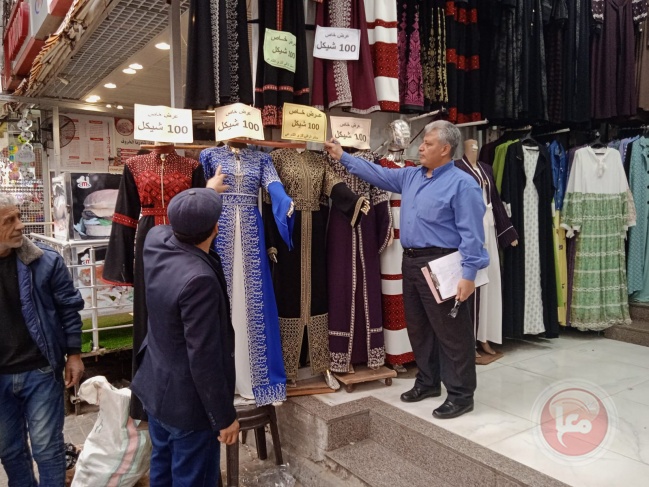 الاقتصاد بغزة: حررنا 26 مخالفة لأصحاب محال ملابس لم يعلنوا الاسعار
