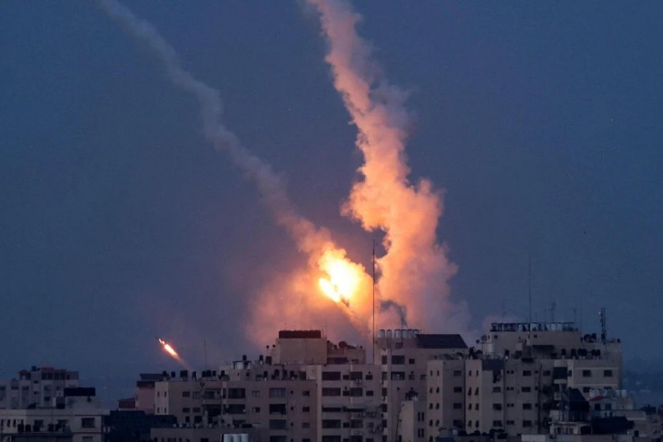 25 شهيدا- الاحتلال يواصل حصار غزة لليوم الثالث