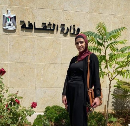 &quot;لاجئٌ وياسمين البلاد...جنتي&quot;