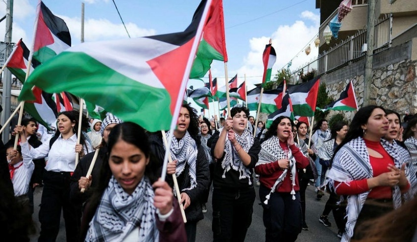 الكنيست تقر بالتمهيدية مشروع قانون حظر رفع العلم الفلسطيني
