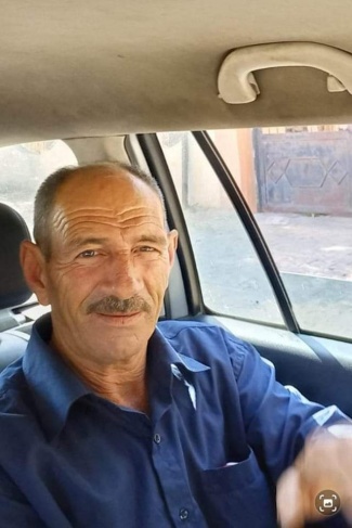 مواطن غزّي يودع العزوبية في الـ  58 من العمر 