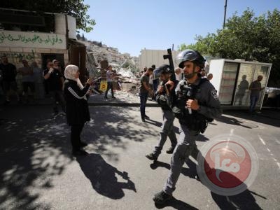 بلدية الاحتلال تقتحم حي البستان وتوزع إخطارات واستدعاءات