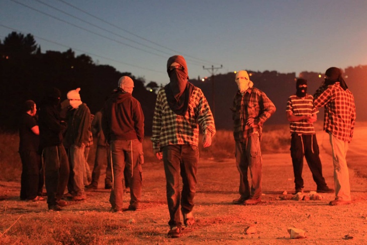 Settlers attack citizens in the western farm