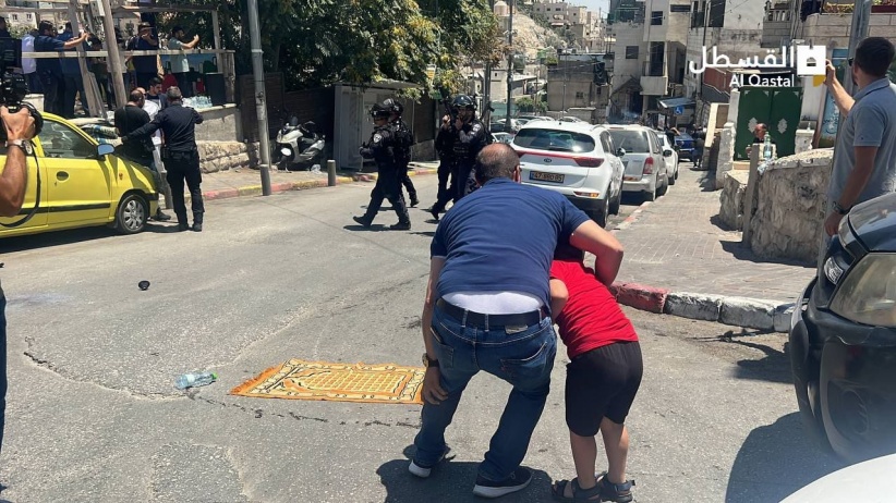 Occupation forces suppress Friday prayers in the "Silwan tent"