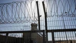 The occupation renews the administrative detention for the fifth time of a prisoner from the city of Jenin