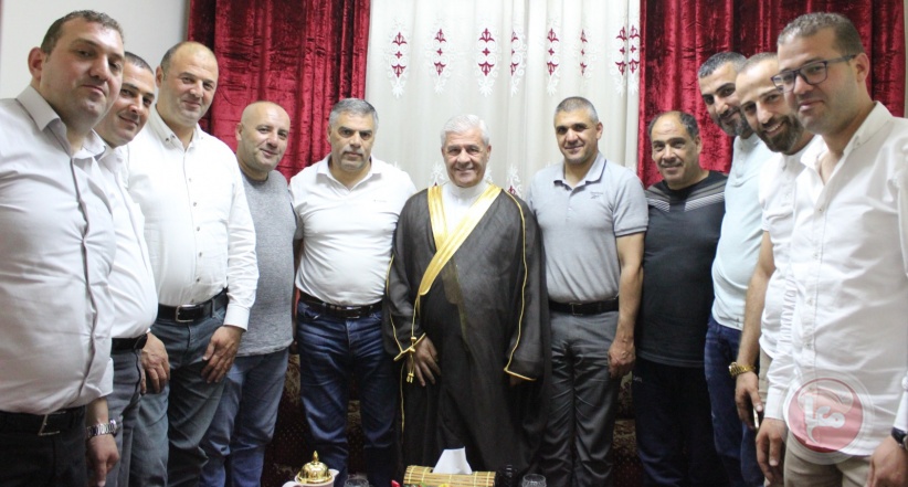 اسرة العميد تَعود الاعلامي ناصر المحتسب في بيته.. بمناسبة خروجه من المستشفى
