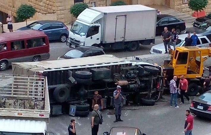 Hezbollah: One killed by gunmen who attacked a truck overturned in Kahaleh
