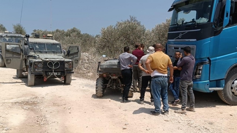Settlers attack Qaffin municipality crews