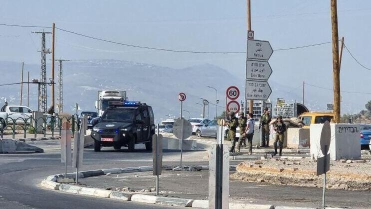 The occupation fires on a vehicle south of Nablus