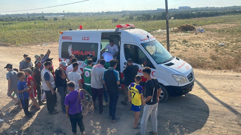 Six injured by bullets - the occupation shoots and gas bombs east of Gaza