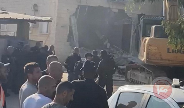 Israeli police demolish a house in Lod
