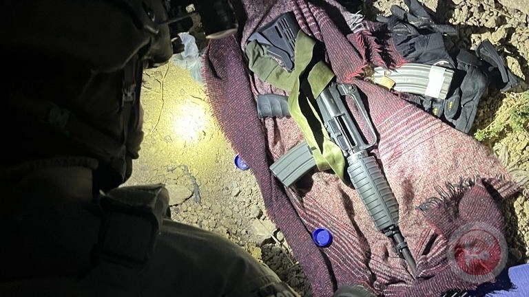 صورة نشرها جيش الاحتلال مع سلاح المعتقلين 