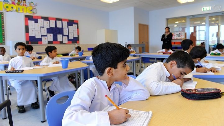 &quot;التربية&quot; تعلن عن مواعيد مقابلات المرشحين لوظيفة معلم في الكويت