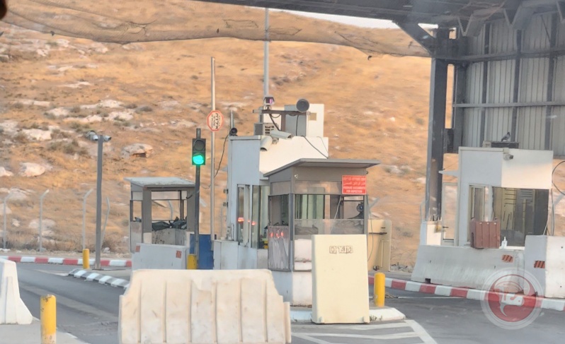 قوات الاحتلال تغلق حاجز الكونتينر وتقتحم مناطق في بيت لحم