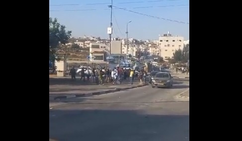 Provocative marches of settlers in several areas of Hebron