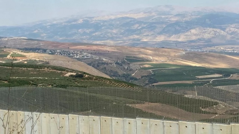 Israel launches a border fence with Jordan