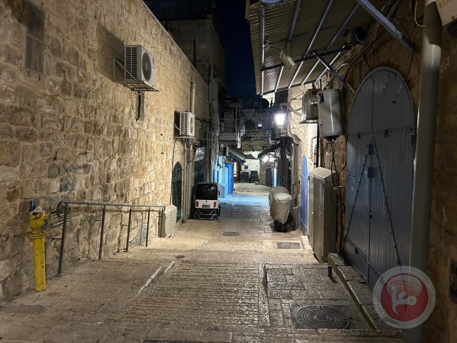 شاهد- مستوطنون يحاولون وضع اليد على منزل بالقدس القديمة