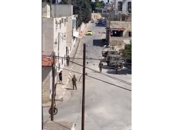 Tulkarm.. The occupation storms Shweika and seizes surveillance cameras