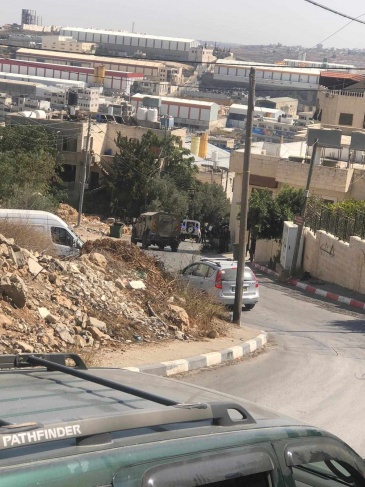 Occupation forces surround a house in Doha, west of Bethlehem