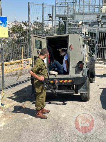 The occupation arrests citizens from the town of Tarqumiya, west of Hebron