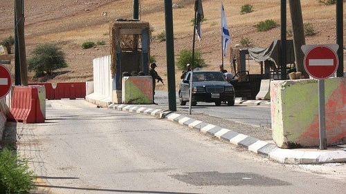 الاحتلال يغلق حاجز شوفة العسكري جنوب شرق طولكرم