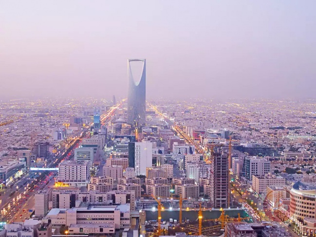 وزير الاتصالات الإسرائيلي يصل السعودية