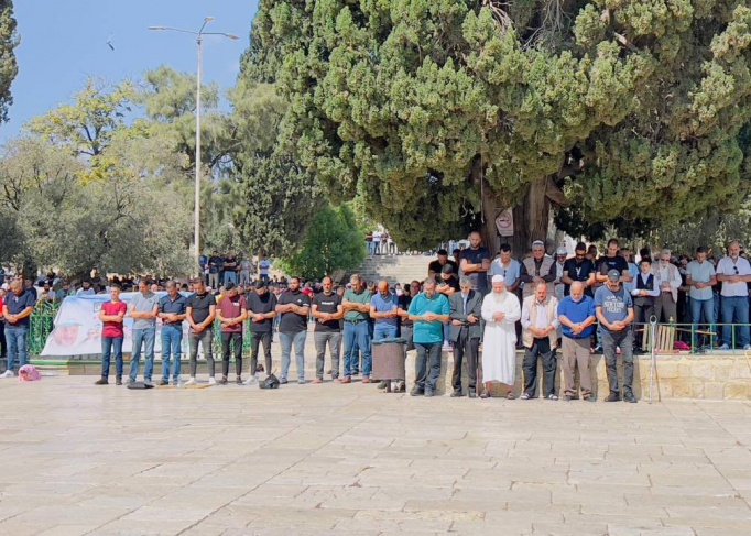 50 thousand perform Friday prayers in Al-Aqsa Mosque