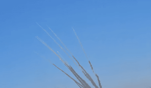 An intense Qassam missile attack on Ashkelon after the deadline expired