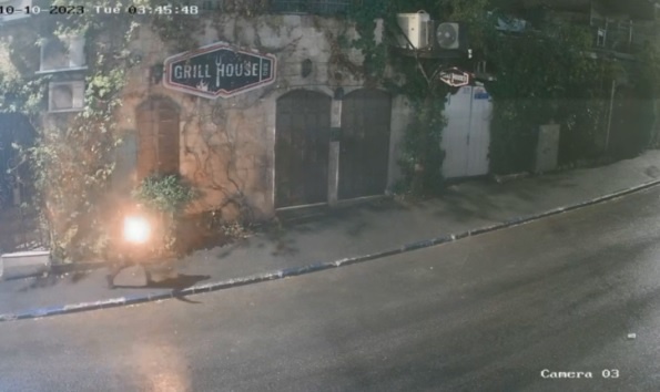 Watch.. Sheikh Jarrah: Settlers throw Molotov cocktails at homes