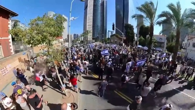 A demonstration in Tel Aviv demanding the dismissal of Netanyahu and the release of prisoners in Gaza