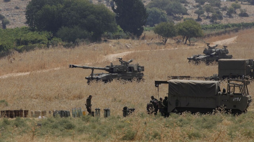 The Israeli army bombards targets inside Syrian territory with artillery