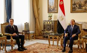 Al-Sisi warns the US Secretary of State against delay in resolving the Palestinian crisis