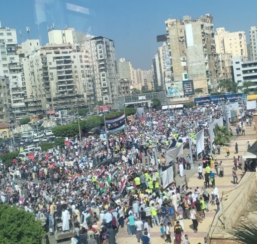 Massive demonstrations denouncing the aggression in Egypt