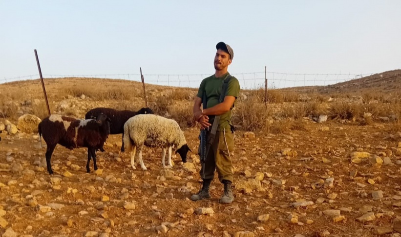Occupation forces raid the village of Susya and search institutions and homes