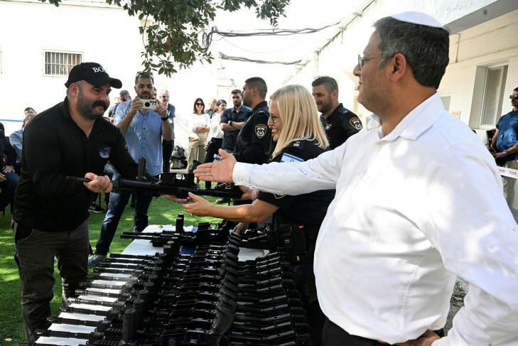 Ben Gvir: Since the beginning of the war, we have distributed 50,000 weapons to the Israelis