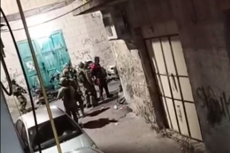خلال اعتقال احد الشبان في مخيم عايدة