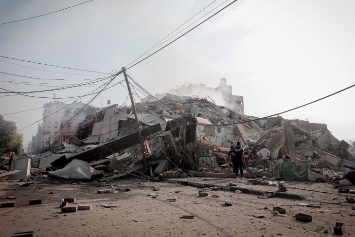 القنابل غير المتفجرة.. الموت المدفون في أنقاض غزة