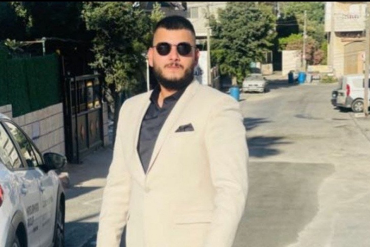 الاحتلال يقتحم منزل رئيس تحرير وكالة معا ويعتقل نجله