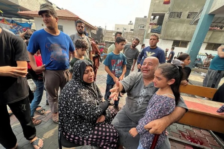 Nine martyrs in an occupation bombing of a house in the Al-Zaytoun neighborhood, east of Gaza