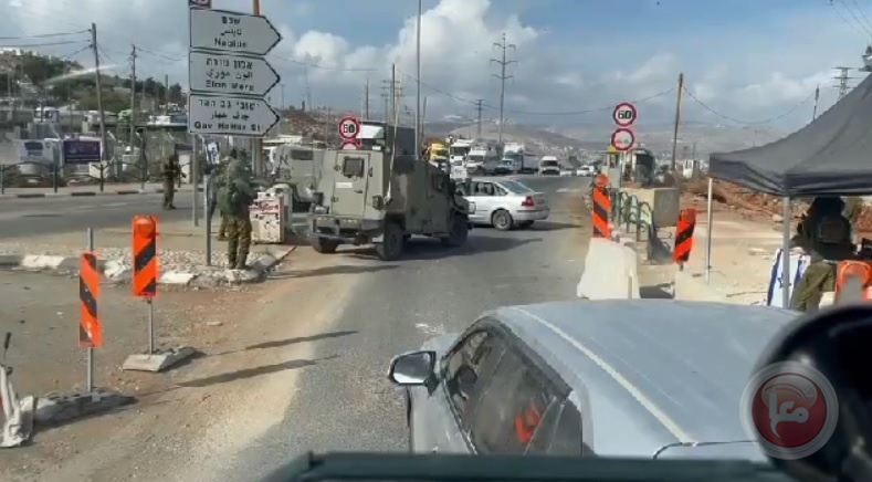 حدث على حاجز زعترة .. الجنود قلبوا سيارة على رأس سائقها (فيديو)