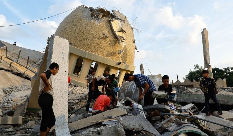 180 martyrs and 589 wounded in Gaza since morning