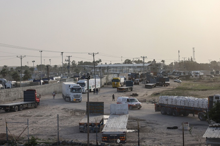 Red Crescent: We brought 233 aid trucks into the Gaza Strip as of Tuesday